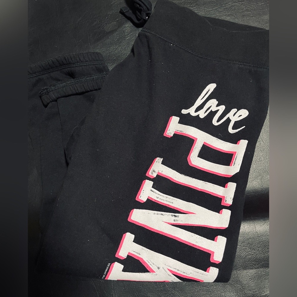 Capri VS PINK Black Sweats Size L